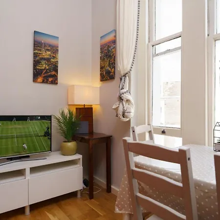 Lägenhet Cosy Close To The Nyugati Train Station Budapest