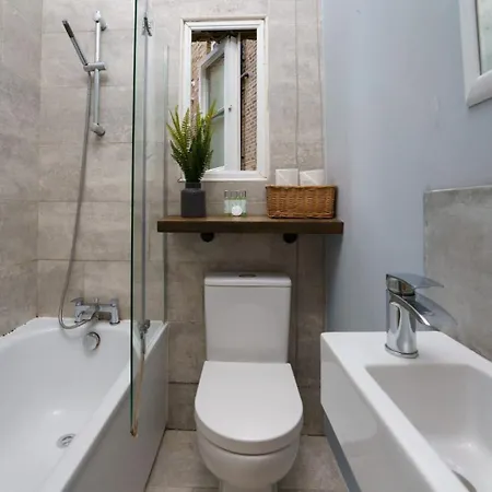 Cosy Close To The Nyugati Train Station Βουδαπέστη